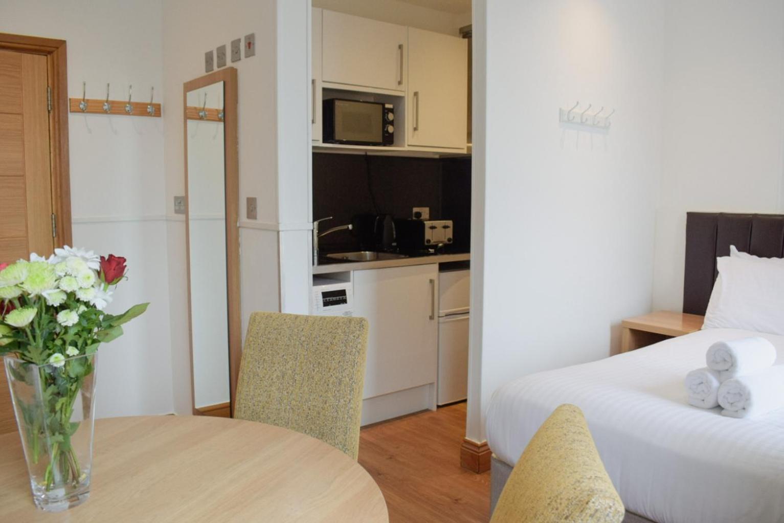 Osborne Aparthotel Eastbourne Exteriör bild