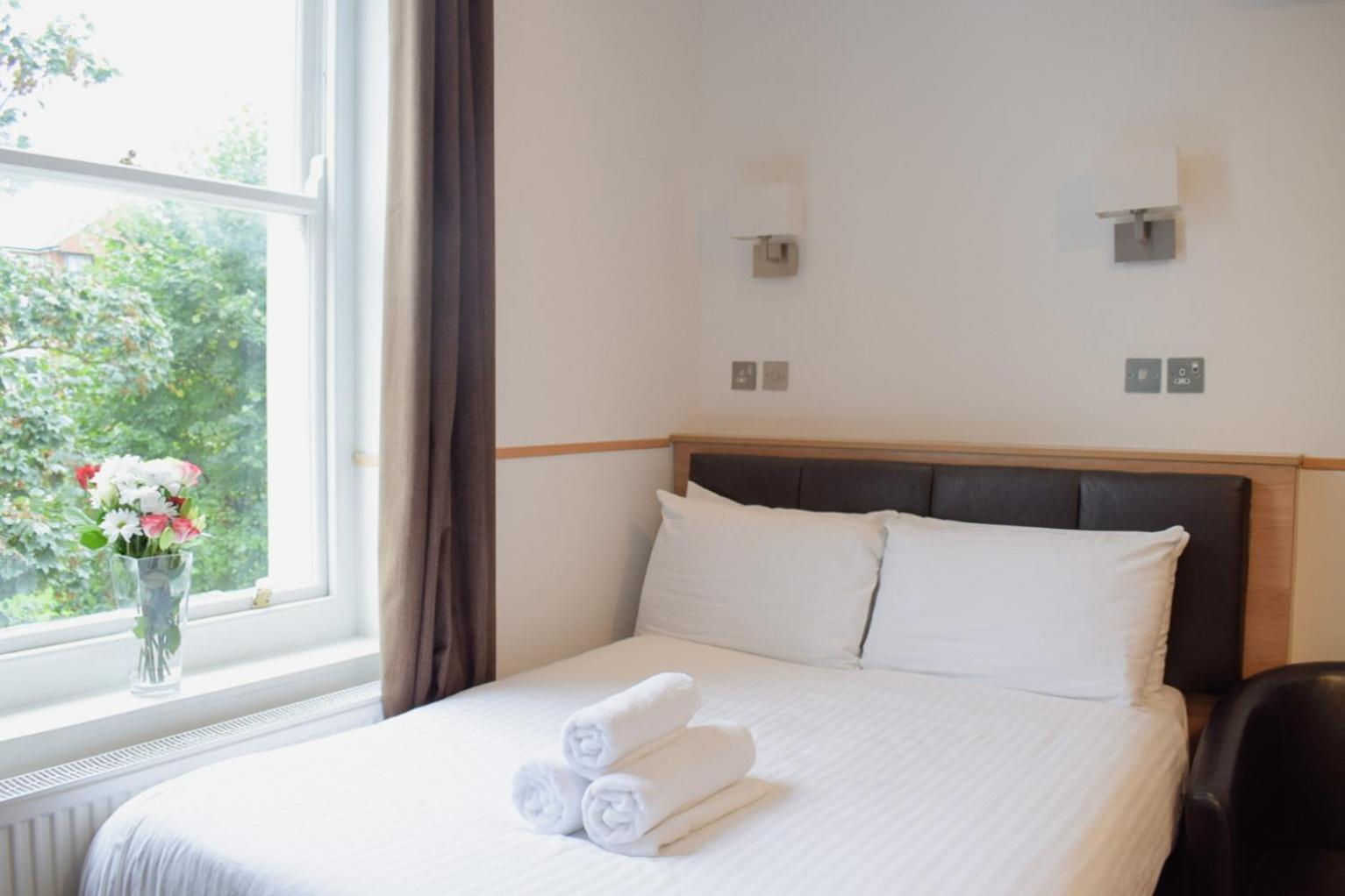 Osborne Aparthotel Eastbourne Exteriör bild