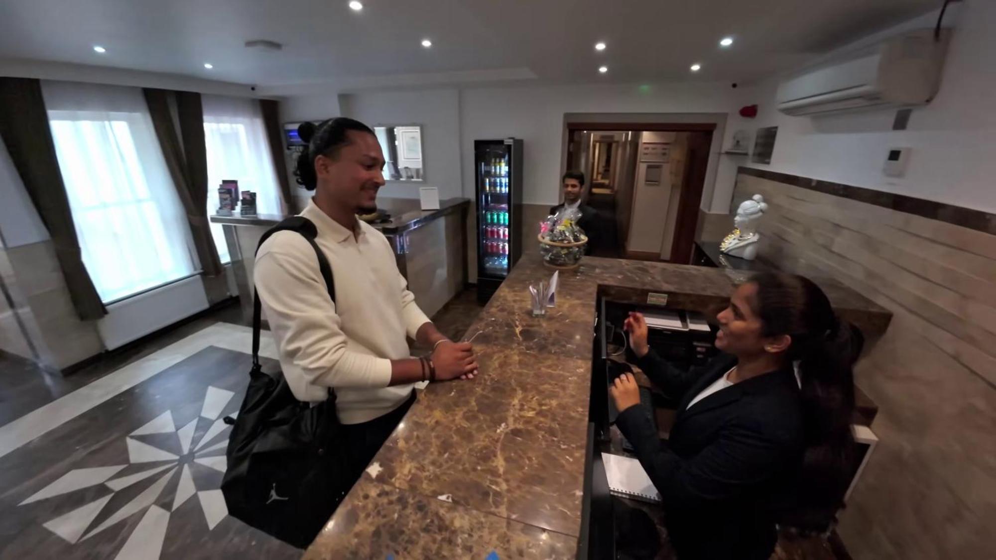Osborne Aparthotel Eastbourne Exteriör bild
