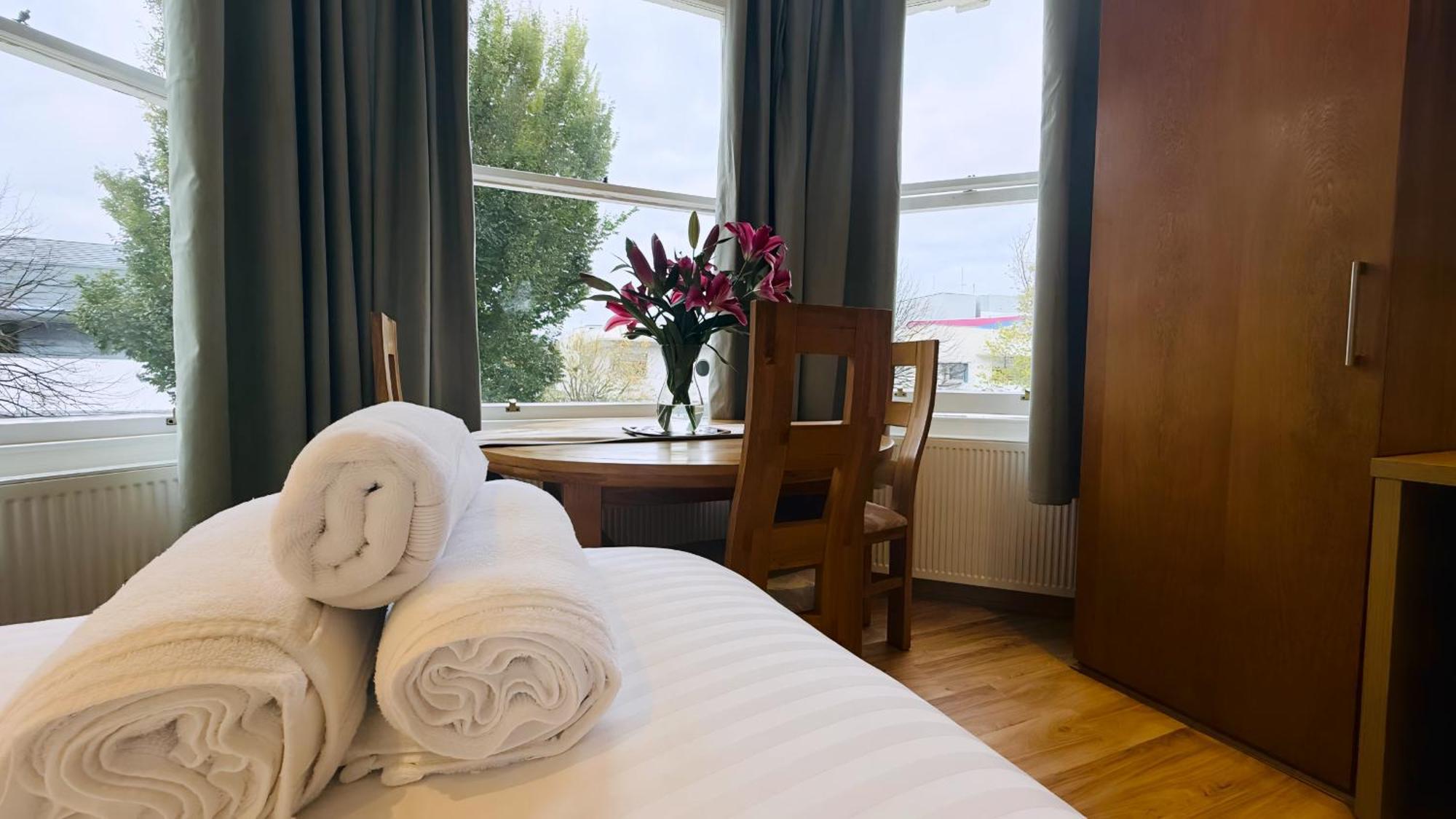 Osborne Aparthotel Eastbourne Exteriör bild