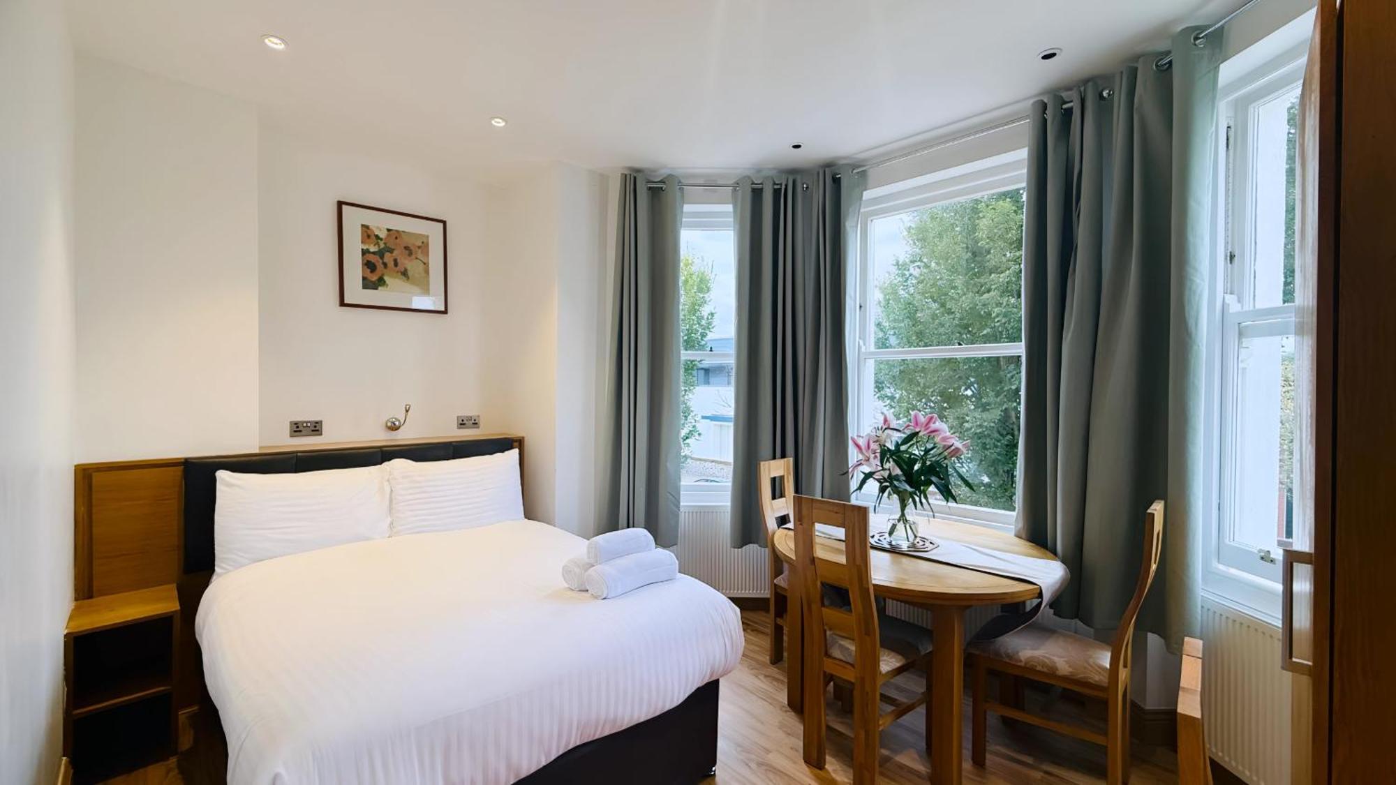 Osborne Aparthotel Eastbourne Exteriör bild