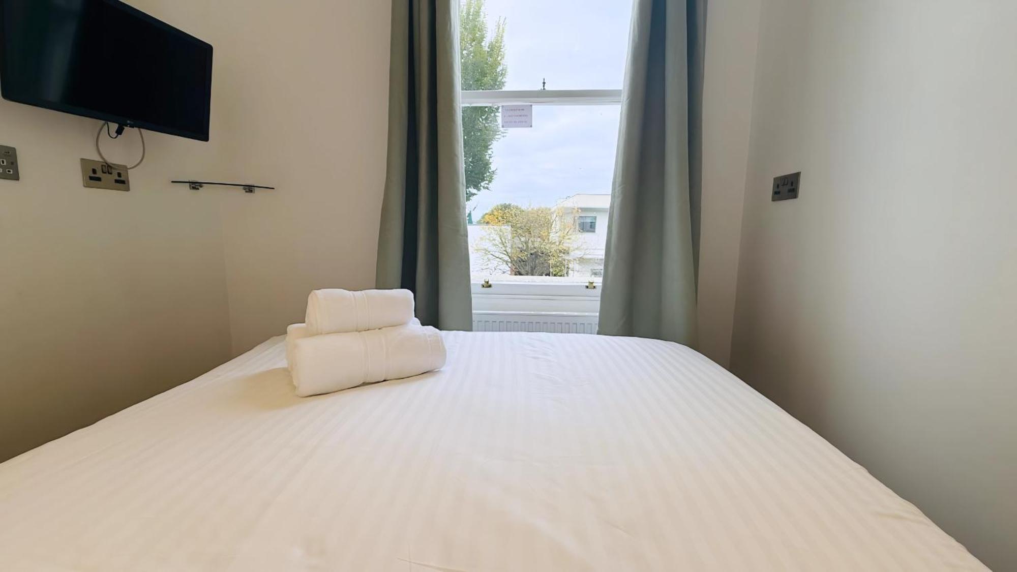 Osborne Aparthotel Eastbourne Exteriör bild