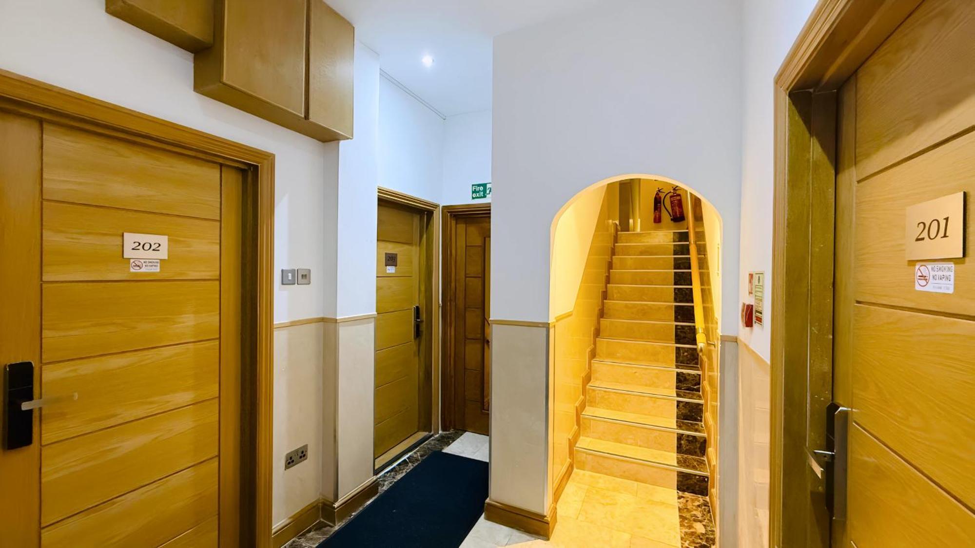 Osborne Aparthotel Eastbourne Exteriör bild
