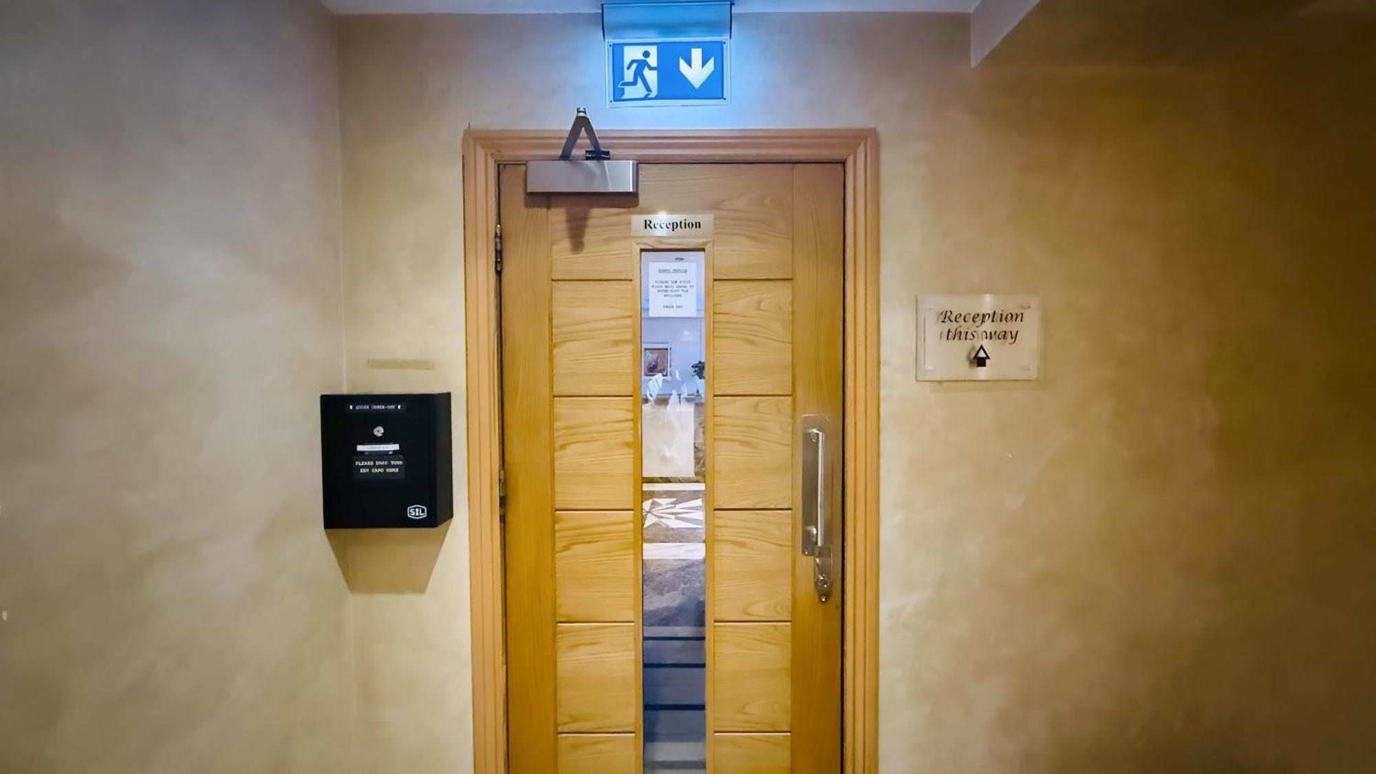 Osborne Aparthotel Eastbourne Exteriör bild