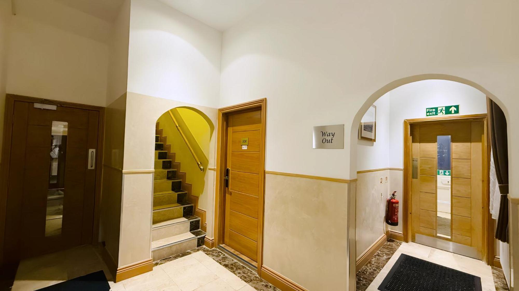 Osborne Aparthotel Eastbourne Exteriör bild
