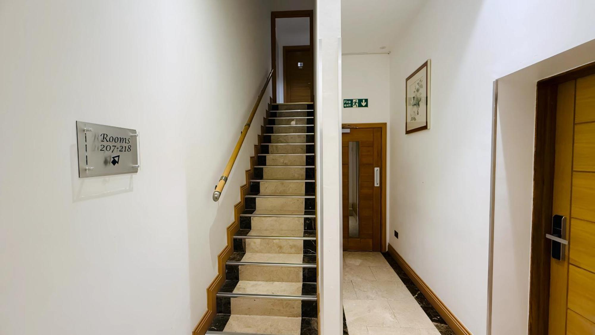Osborne Aparthotel Eastbourne Exteriör bild