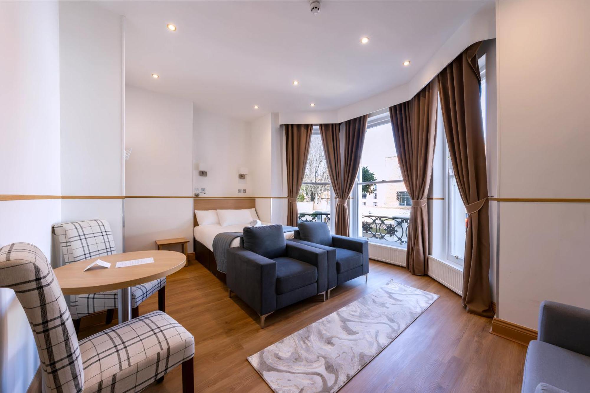 Osborne Aparthotel Eastbourne Exteriör bild